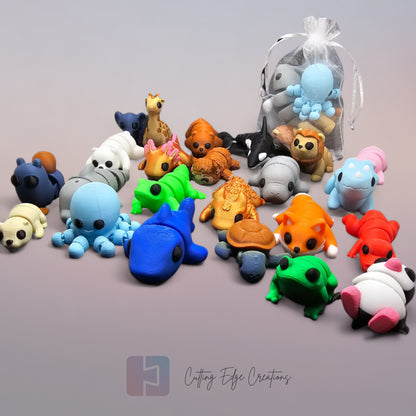 Mini-Mals Mystery Pouch | 4 Articulated Mini Animal Figures
