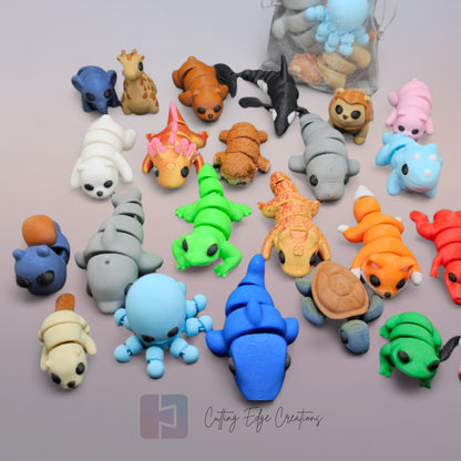 Mini-Mals Mystery Pouch | 4 Articulated Mini Animal Figures